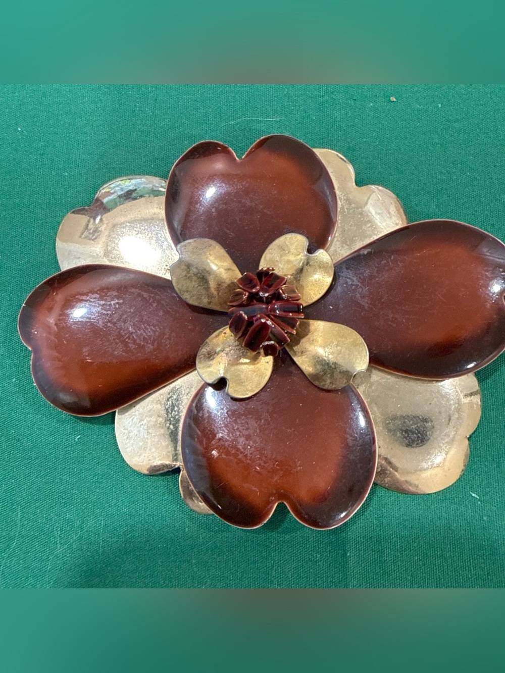 Multi-layered Floral Brooch. 51F